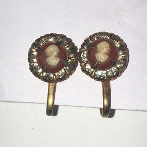 Vintage Gold Tone CZ Rhinestone Cameo Screw Back Earrings